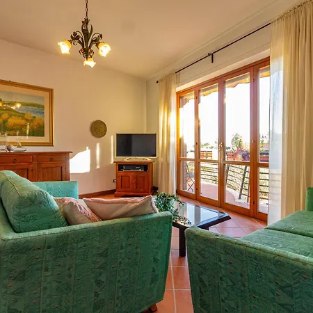 - Essential דירה