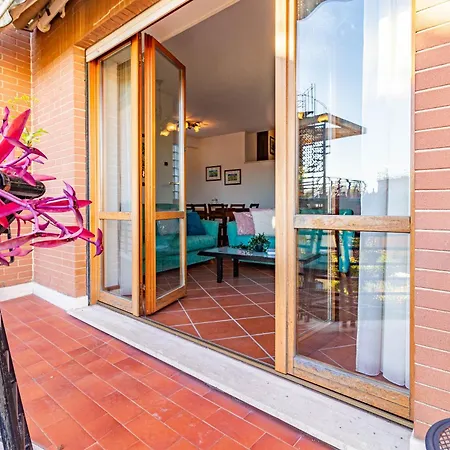 - Essential רומא