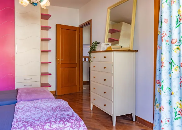 - Essential Apartment *