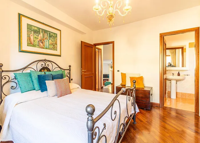 Apartment - Essential Rom