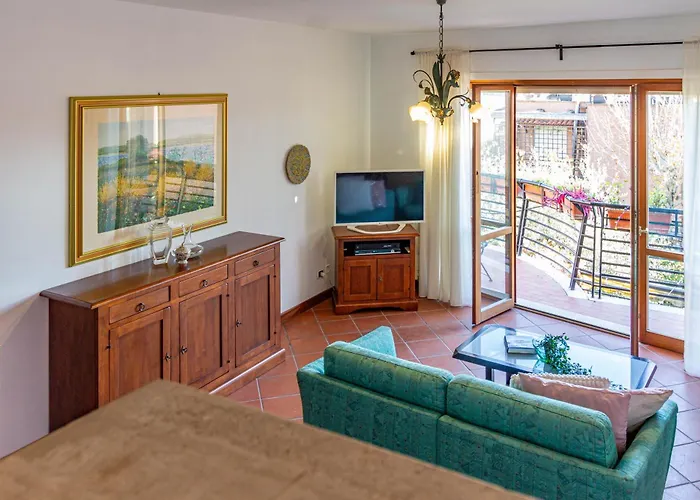 - Essential Apartment Rom