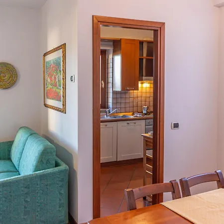 아파트 - Essential *